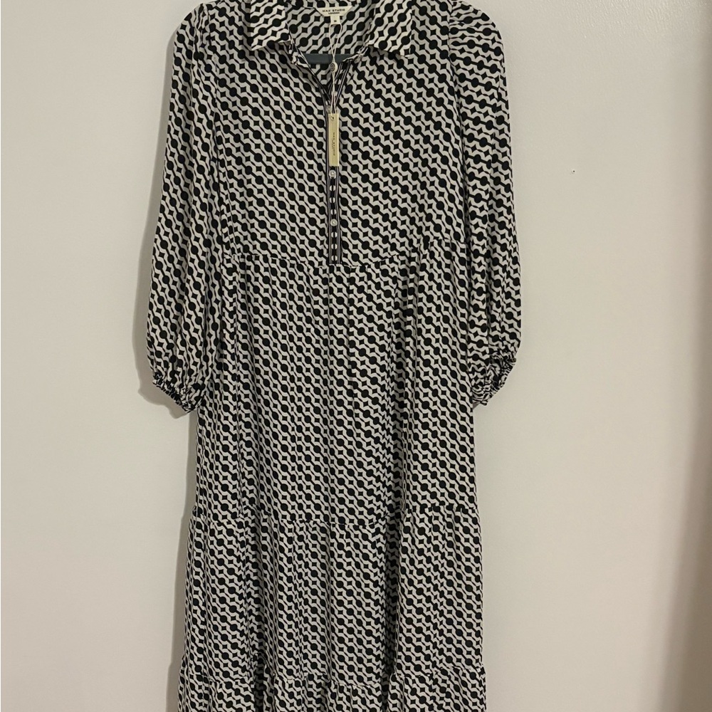 Elegant NWT Max Studio London  Black and White Patterned Dress